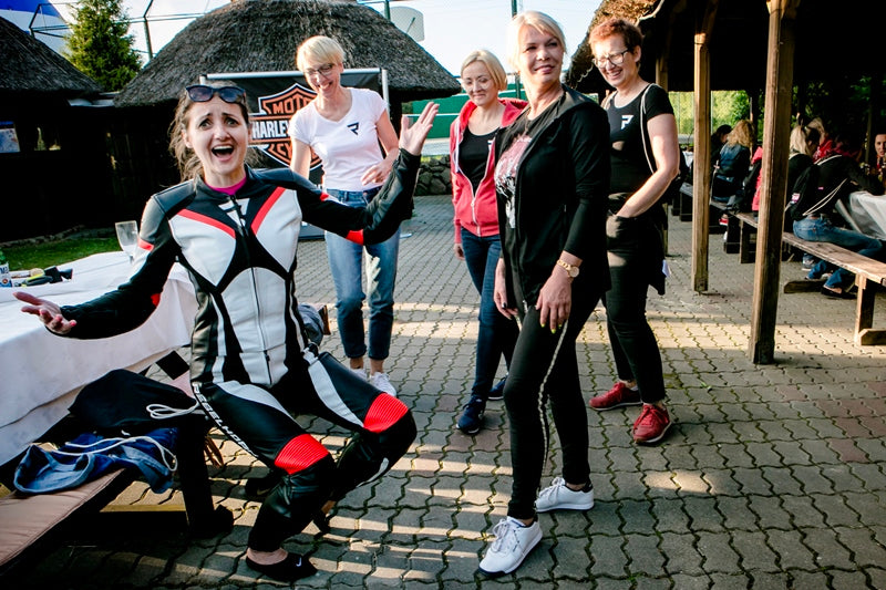 Speed Ladies Camp i prezentacja prototypu damskiego kombinezonu Rebelhorn