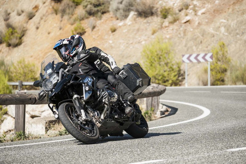 Co zabrać w podróż? 10 niezbędnych akcesoriów