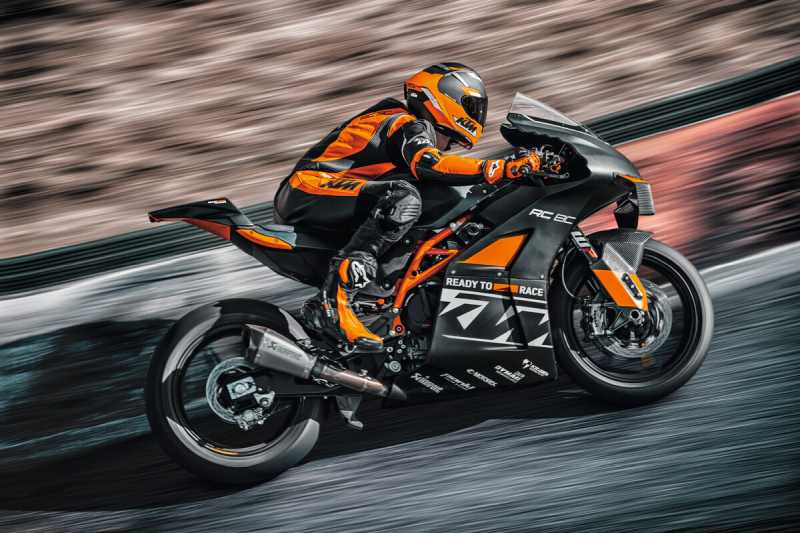 Imponujący KTM RC 8C