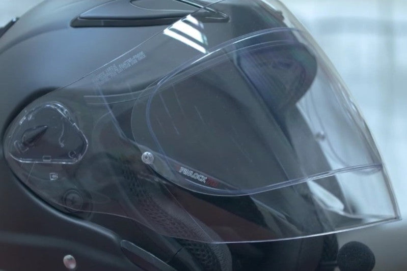 kask z pinlockiem i wizjerem
