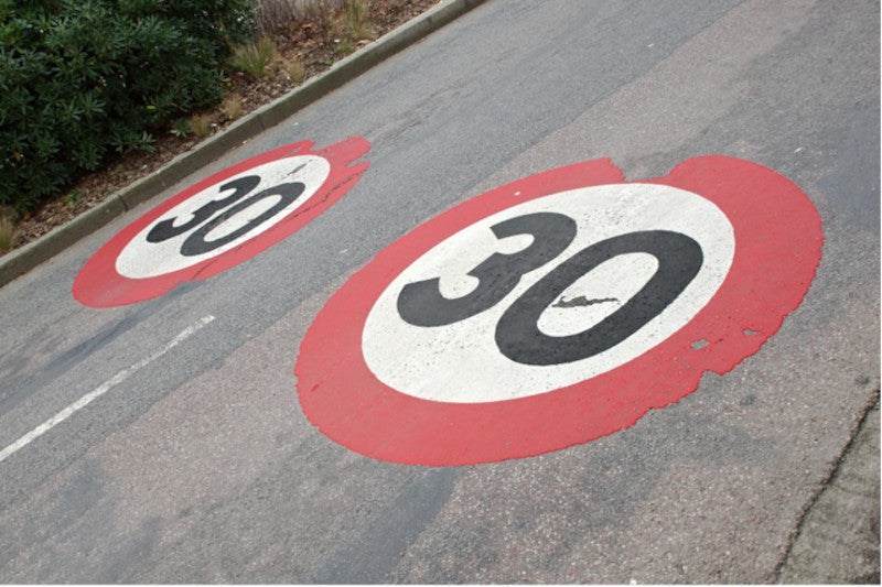 ograniczenie prędkości do 30 km/godz.