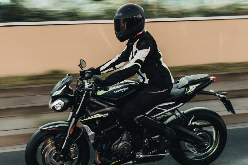 Znajdź idealny moto-prezent na Dzień Kobiet