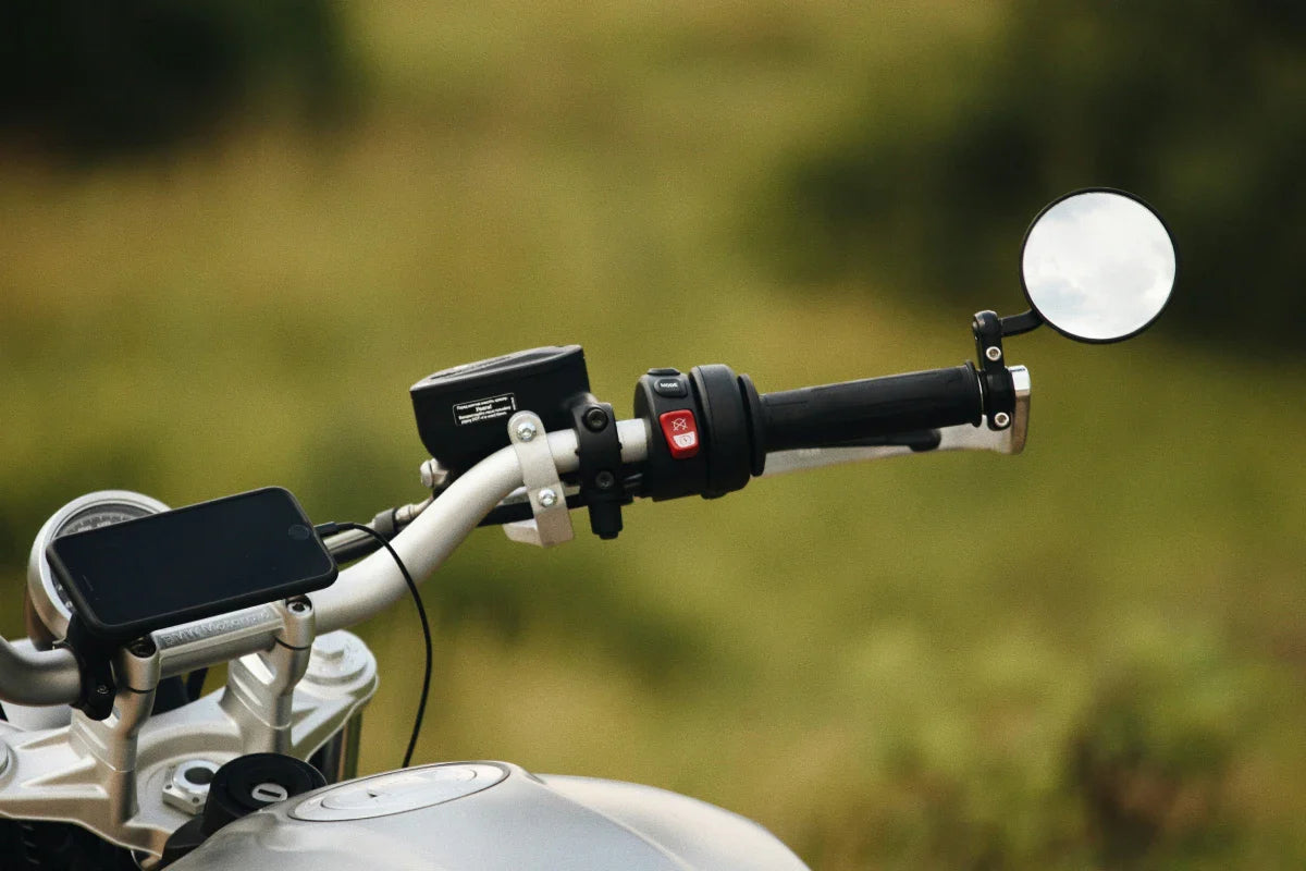 prawidłowe ustawienie lusterka w motorze