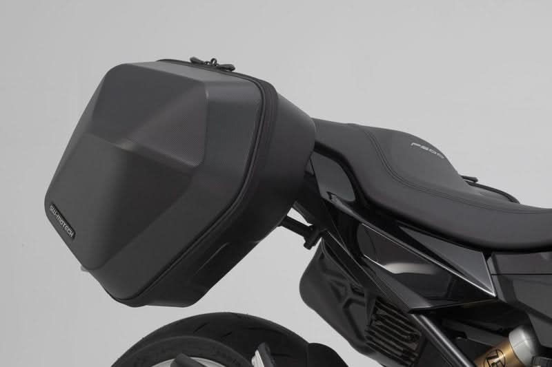 ZESTAW KUFRÓW BOCZNYCH URBAN ABS I STELAŻY SW-MOTECH BMW F 900 R/XR (19-) BLACK 2X16,5L 5