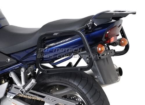 STELAŻ EVO NA KUFRY BOCZNE SW-MOTECH SUZUKI GSF 600 BANDIT/S (00-04), BLACK 1