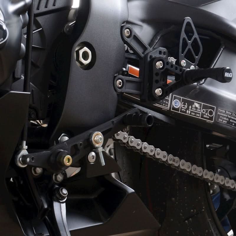 PODNÓŻKI REGULOWANE RG RACING HONDA CBR1000RR-R (SP) 20- BLACK 1