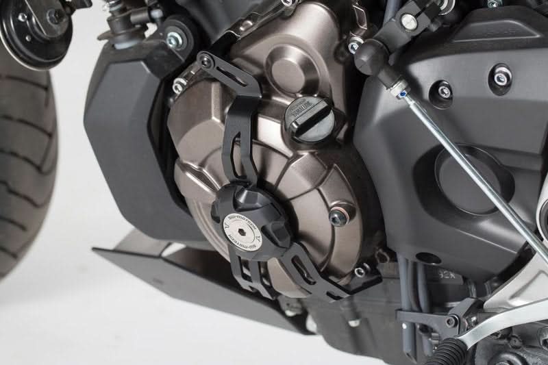 OSŁONA ALTERNATORA SW-MOTECH YAMAHA MT-07/TRACER XSR700 BLACK 1