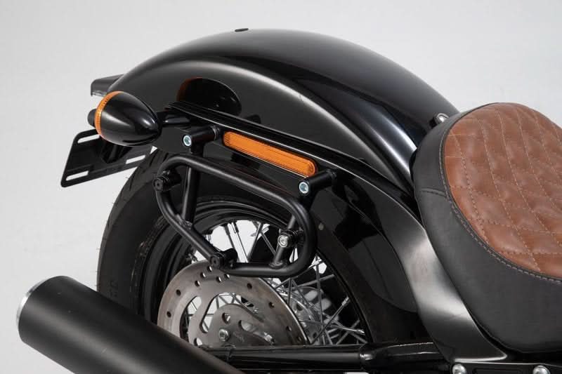 STELAŻ BOCZNY SLC LEWY SW-MOTECH HARLEY DAVIDSON SOFTAIL STREET BOB (17-)STANDARD (20-) BLACK 1