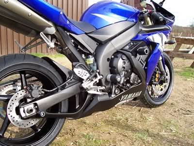CRASHPADY CLASSIC RG RACING YAMAHA YZF-R1 LOWERS 04- 06 (SWINGARM PIVOT) BLACK 1