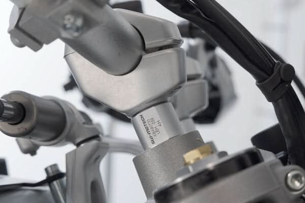 ZESTAW PODWYŻSZAJĄCY KIEROWNICĘ SW-MOTECH 20MM DUCATI DESERTX (22-) SILVER 1