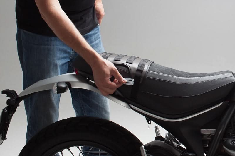 KLAMRY DO TORBY BOCZNEJ LEGEND GEAR SW-MOTECH ALUMINIUM PARA 1