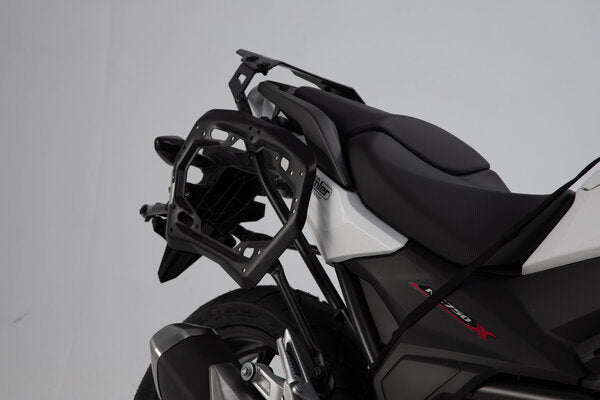 ZESTAW KUFRÓW BOCZNYCH SW-MOTECH DUSC HONDA NC750X/XD, NC750S/SD 33/33L BLACK 9