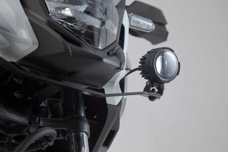 ZESTAW LAMP PRZECIWMGŁOWYCH EVO SW-MOTECH MOTO GUZZI V85 TT (19-) BLACK 3