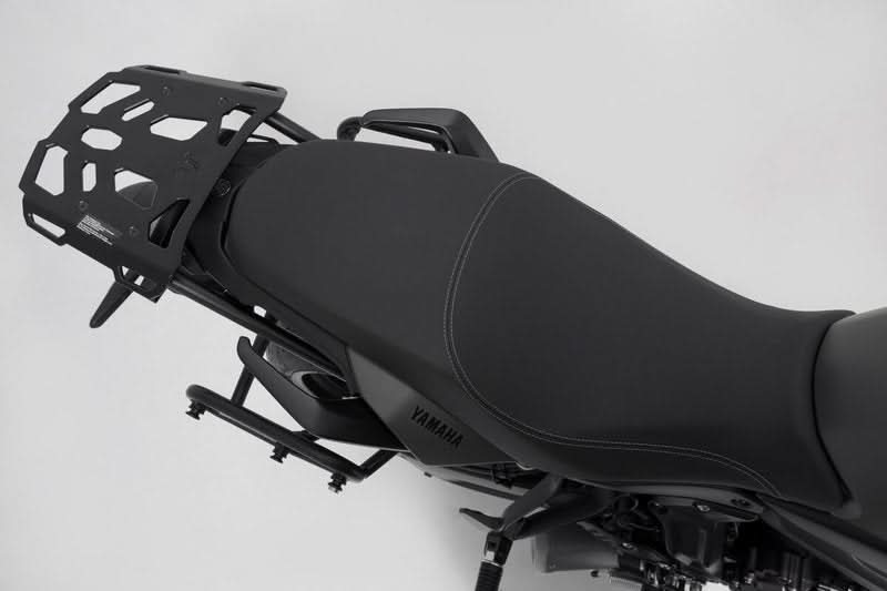 ZESTAW KUFRÓW BOCZNYCH URBAN ABS I STELAŻY SW-MOTECH YAMAHA TRACER 7 (16-) BLACK 2X16,5L 5