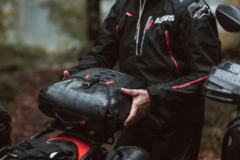 ZESTAW SAKW BOCZNYCH I STELAŻY SYSBAG WP M SW-MOTECH TRIUMPH SCRAMBLER (05-16) 3