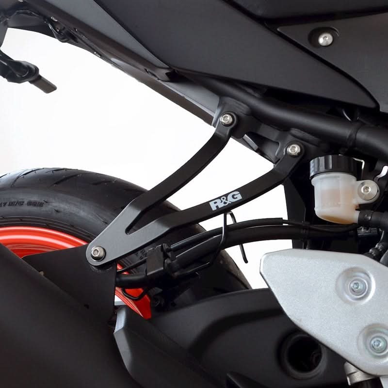 MOCOWANIE WYDECHU + ZAŚLEPKA PODNÓŻKA RG RACING YAMAHA MT-25 BLACK 1