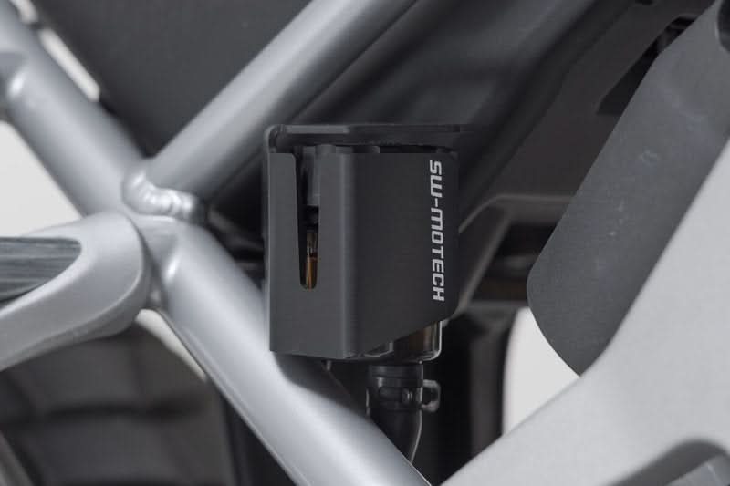 OSŁONA ZBIORNIKA PŁYNU HAMULCOWEGO SW-MOTECH TRIUMPH TIGER 1200 MODELS (22-) BLACK 3