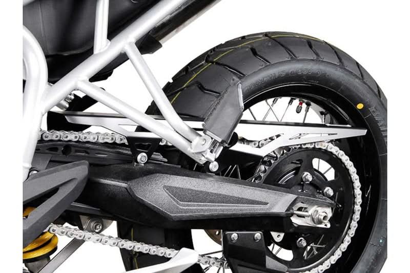 OSŁONA ŁAŃCUCHA SW-MOTECH TRIUMPH TIGER 800 MODELS (10-) BLACK 1
