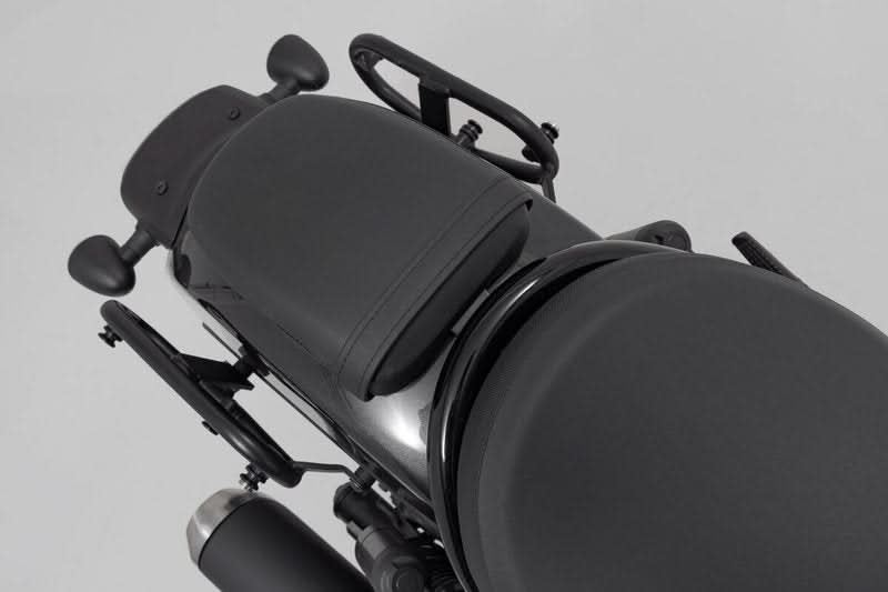 ZESTAW KUFRÓW BOCZNYCH URBAN ABS I STELAŻY SW-MOTECH HONDA CMX1100 REBEL (20-) BLACK 2X16,5L 9