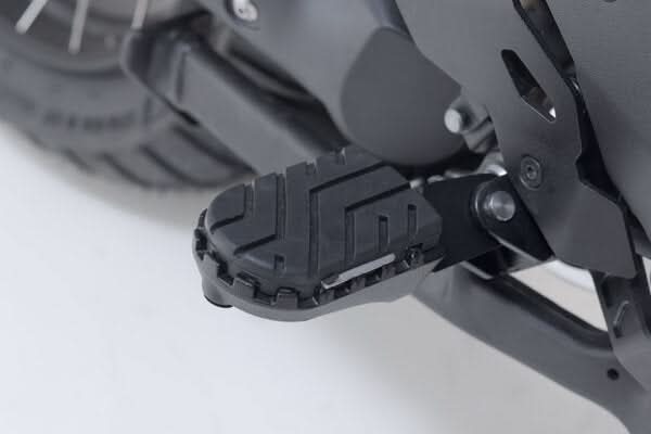 PODNÓŻKI ION SW-MOTECH APRILIA BMW SUZUKI MODELS BLACK 3