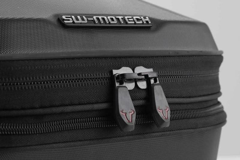 ZESTAW KUFRA CENTRALNEGO URBAN ABS SW-MOTECH F 750/850 GS (17-) PLASTIKOWY BAGAŻNIK BLACK 5