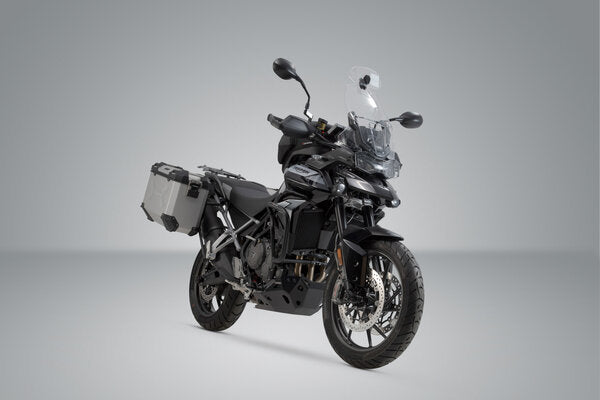 ZESTAW KUFRÓW BOCZNYCH TRAX ADV I STELAŻY SW-MOTECH TRIUMPH TIGER 900/GT/RALLY/PRO SILVER 45/37L 3