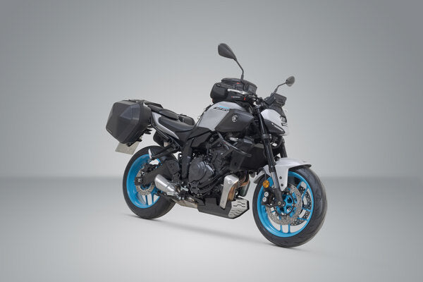 ZESTAW KUFRÓW BOCZNYCH URBAN ABS I STELAŻY SW-MOTECH YAMAHA MT-07 (24-) BLACK 2X16,5L 3