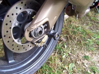 ROLKI WAHACZA M6 RG RACING APRILIA RSVS+FALCOS, V4 TUONO (WHITE), NORTON COMM 961 SPORT 15- WHITE 1