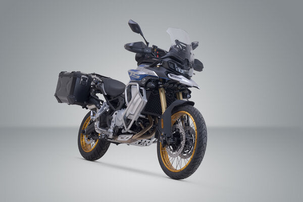 ZESTAW KUFRA CENTRALNEGO TRAX ADV SW-MOTECH 45/37 L. VOGE DS900X (23-) BLACK 3
