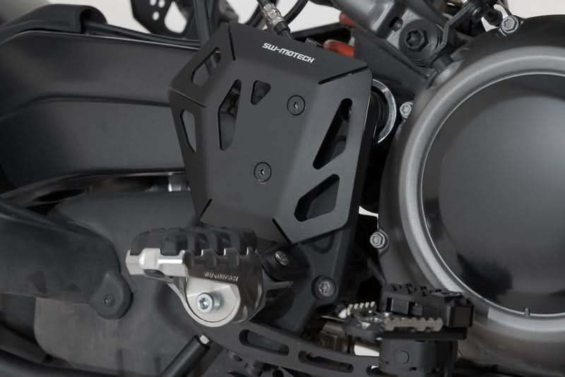 OSŁONA POMPY HAMULCOWEJ SW-MOTECH HARLEY-DAVIDSON PAN AMERICA (21-) BLACK 1