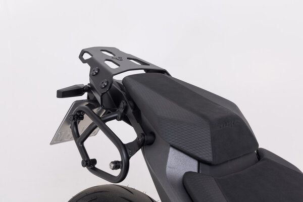 STELAŻ STREET-RACK POD PŁYTĘ MONTAŻOWĄ KUFRA SW-MOTECH KTM 990 DUKE (23-) BLACK 3