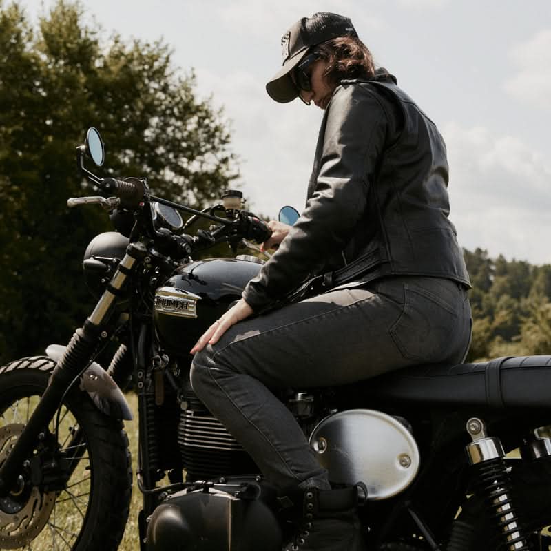 Spodnie Jeansowe Ozone Striker Lady Slim Fit Black 17 234811_ZAL601646.jpg