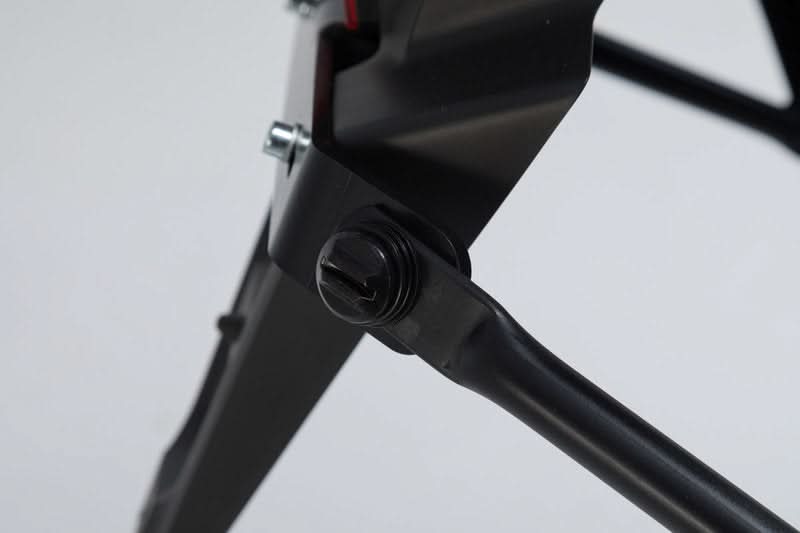 ZESTAW KUFRÓW BOCZNYCH TRAX ADV I STELAŻY SW-MOTECH CRF1000L AFRICA TWIN (15-17) SILVER 45/37L 7