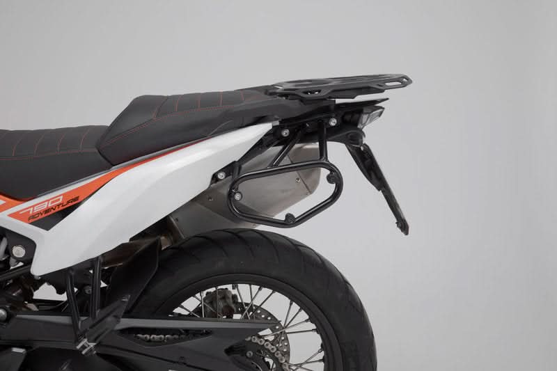 ZESTAW KUFRÓW BOCZNYCH URBAN ABS I STELAŻY SW-MOTECH KTM 790 ADV/R890 ADV/R 890 SM T BLACK 2X16,5L 3
