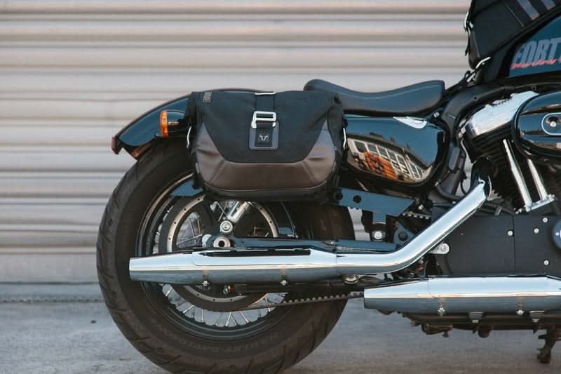 ZESTAW SAKW I STELAŻY LEGEND GEAR SW-MOTECH HARLEY DAVIDSON SPORTSTER MODELS (04-) BROWN 7