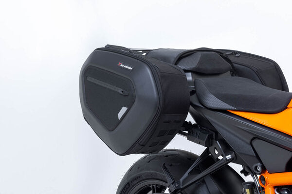 ZESTAW SAKW BOCZNYCH PRO BLAZE H I STELAŻY SW-MOTECH KTM 1290/1390 SUPER DUKE R/EVO BLACK 5