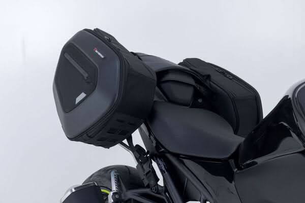 ZESTAW SAKW BOCZNYCH PRO BLAZE H I STELAŻY SW-MOTECH KAWASAKI Z900 (16-) BLACK 5