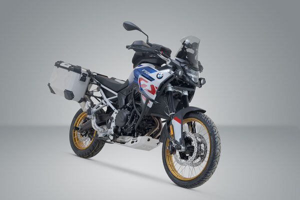 ZESTAW KUFRÓW BOCZNYCH TRAX ADV I STELAŻY SW-MOTECH BMW F 900 GS (23-) SILVER 45/37L 3