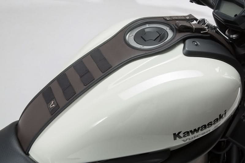 PAS MOCUJĄCY TORBY AKCESORYJNE SLA LEGEND GEAR SW-MOTECH KAWASAKI VULCAN S (16-) BROWN 1