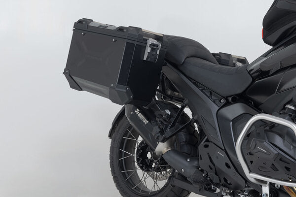 ZESTAW KUFRA CENTRALNEGO TRAX ADV SW-MOTECH 45/45 L. BMW R 1300 GS (23-) BLACK 5