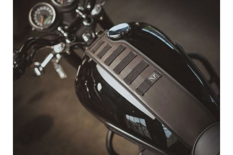 ZESTAW TORBA AKCESORYJNA LA2 I PAS NA ZBIORNIK SLA SW-MOTECH TRIUMPH MODELS (04-) BROWN 3