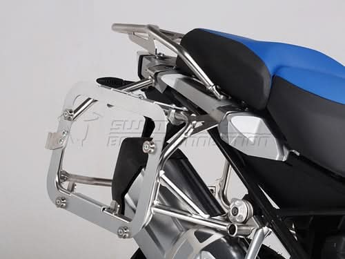 ZESTAW ADAPTERÓW NA ORYGINALNE STELAŻE BOCZNE SW-MOTECH BMW R1200GS/R1200/F880GS LC ADV NA KUFRY TRA 1