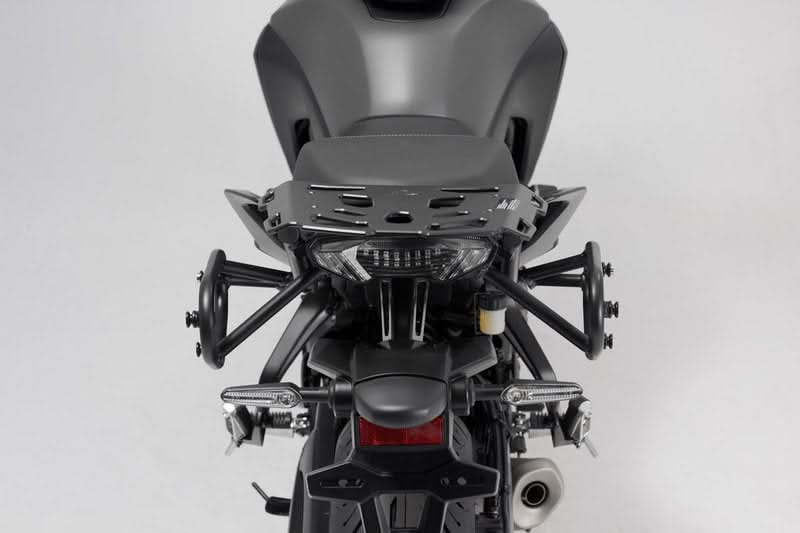ZESTAW KUFRÓW BOCZNYCH URBAN ABS I STELAŻY SW-MOTECH YAMAHA TRACER 7 (16-) BLACK 2X16,5L 3
