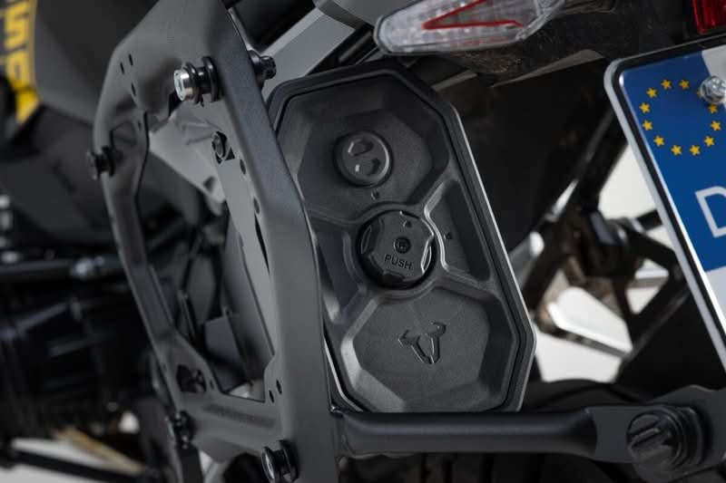 POJEMNIK NA NARZĘDZIA SW-MOTECH TRAX TOOLBOX ALUMINIUM 3,3L BLACK 3