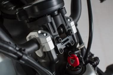 ZESTAW PODWYŻSZAJĄCY SW-MOTECH KIEROWNICĘ PODWYŻSZENIE 20 MM YAMAHA XSR 700 (16-) BLACK 1