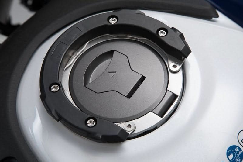 TANKRING EVO SW-MOTECH 5 ŚRUB, HONDA, BLACK 1