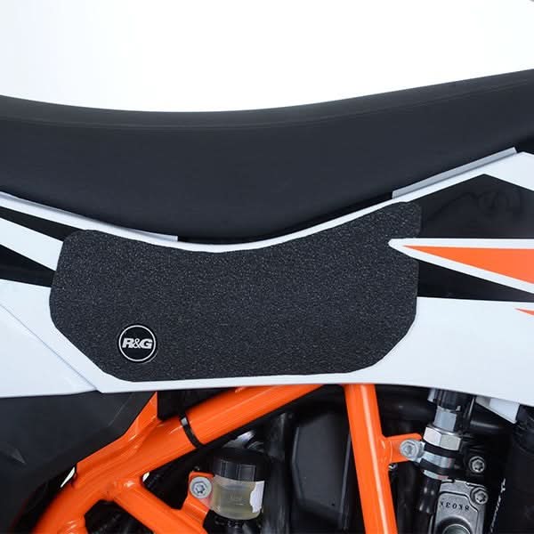 NAKLEJKA NA BAK TANKPAD ANTYPOŚLIZGOWY 2 CZĘŚCI RG RACING KTM 690 SMC-R 19- BLACK 1