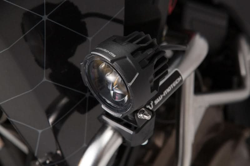 HALOGENY ZESTAW LAMP PRZECIWMGŁOWYCH LED SW-MOTECH EVO PARA 7