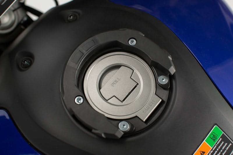 UCHWYT MOCUJĄCY TANKRING EVO SW-MOTECH DUCATI/TRIUMPH/YAMAHA 5 ŚRUB BLACK 1