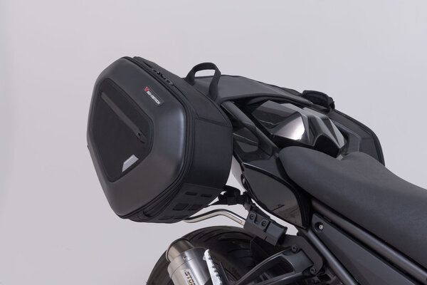 ZESTAW SAKW BOCZNYCH PRO BLAZE I STELAŻY SW-MOTECH YAMAHA FZ1,FZ1 FAZER/FZ8,FZ8 FAZER BLACK 11